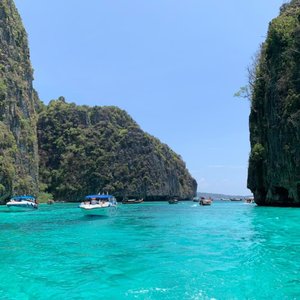 PHUKET : PHI PHI MAYA KHAI  ISLAND TOUR BY SPEED BOAT (CRYSTAL)