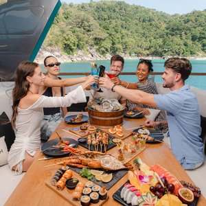 Phi Phi and Maiton Island by NOAH Yacht
