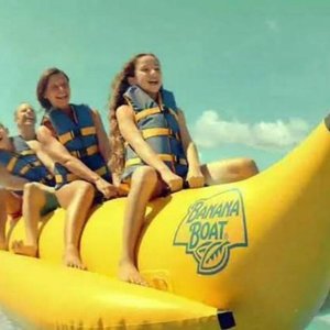 Coral Island (Koh Larn) Tour by Speedboat