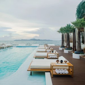 aqua bed-D3yY3vR-.webp