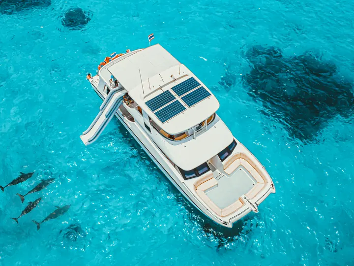 Phuket : Phi Phi Island By Luxury Catamaran Yacht Moonlight/indigo