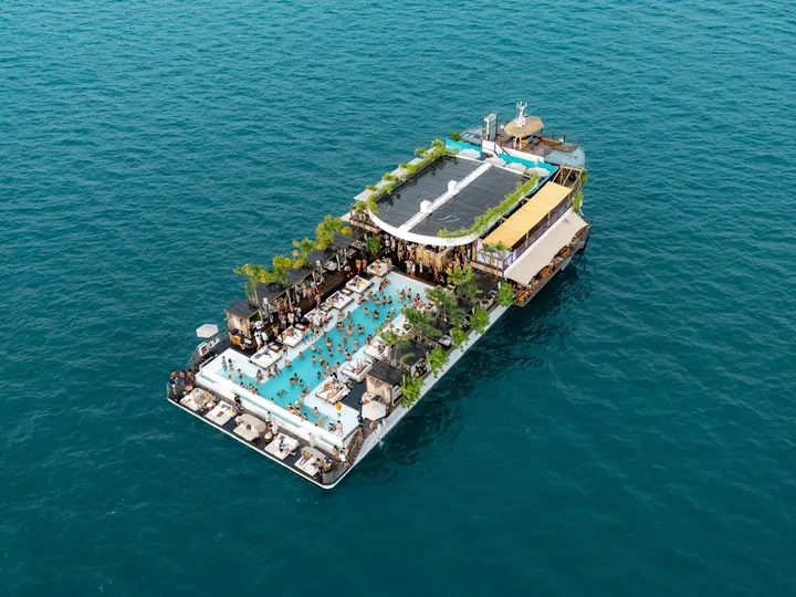 PHUKET : YONA BEACH CLUB